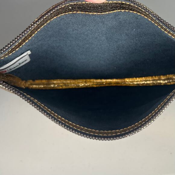 Marc Jacobs Gold Leather Zip Clutch Bag - Picture 4 of 6